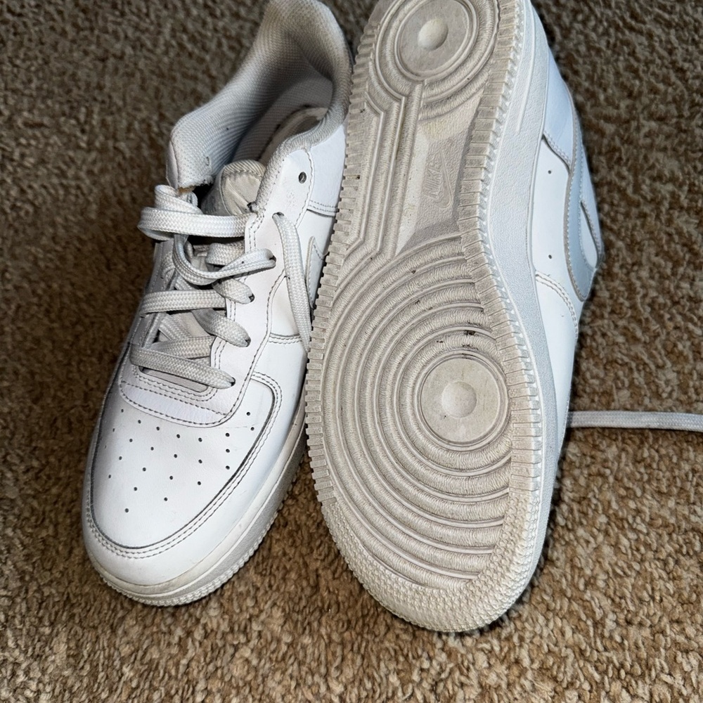 Kids Nike Air force 1 Size 7Y. Very good used condition - Picture 3 of 5